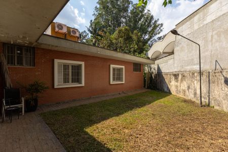 Casa à venda com 321m², 3 quartos e 2 vagasQuintal
