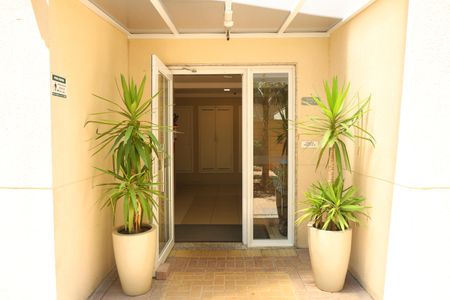 Apartamento para alugar com 32m², 2 quartos e sem vagaÁrea comum - Entrada do prédio
