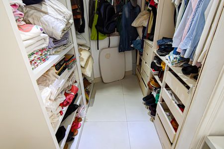 Casa de condomínio à venda com 259m², 4 quartos e 1 vagaSuíte 1 