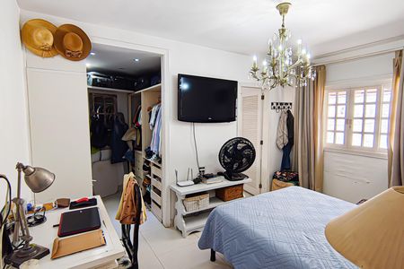 Casa de condomínio à venda com 259m², 4 quartos e 1 vagaSuíte 1 