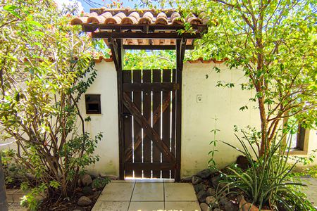 Casa de condomínio à venda com 259m², 4 quartos e 1 vagaÁrea Externa