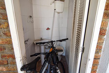 Casa de condomínio à venda com 259m², 4 quartos e 1 vagaBanheiro Área comum