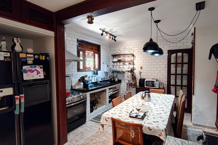 Casa de condomínio à venda com 259m², 4 quartos e 1 vagaCozinha