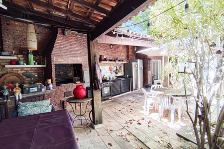 Casa de condomínio à venda com 259m², 4 quartos e 1 vagaÁrea comum