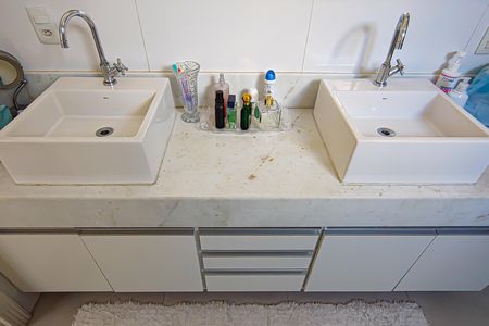 Casa de condomínio à venda com 259m², 4 quartos e 1 vagaBanheiro da Suíte 1