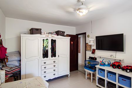 Casa de condomínio à venda com 259m², 4 quartos e 1 vagaQuarto 2