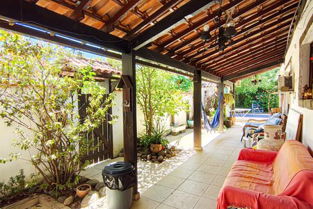 Casa de condomínio à venda com 259m², 4 quartos e 1 vagaÁrea Externa