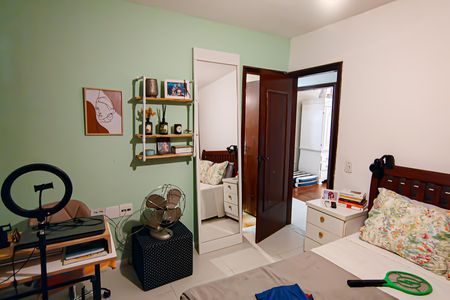 Casa de condomínio à venda com 259m², 4 quartos e 1 vagaSuíte 2