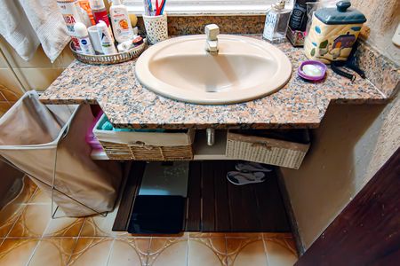 Casa de condomínio à venda com 259m², 4 quartos e 1 vagaBanheiro da Suíte 2