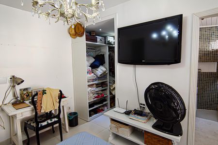 Casa de condomínio à venda com 259m², 4 quartos e 1 vagaSuíte 1 