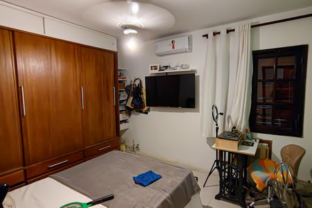 Casa de condomínio à venda com 259m², 4 quartos e 1 vagaSuíte 2