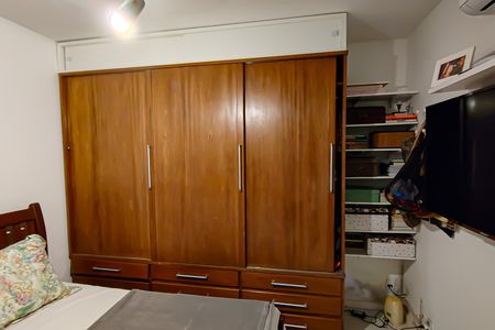 Casa de condomínio à venda com 259m², 4 quartos e 1 vagaSuíte 2