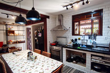 Casa de condomínio à venda com 259m², 4 quartos e 1 vagaCozinha