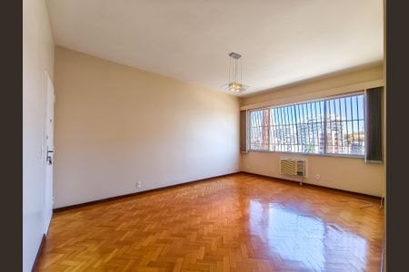 Apartamento para alugar com 107m², 3 quartos e 1 vaga Apartamento para alugar com 107m², 3 quartos e 1 vagaSala