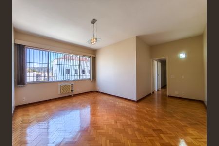 Apartamento para alugar com 107m², 3 quartos e 1 vaga Apartamento para alugar com 107m², 3 quartos e 1 vagaSala