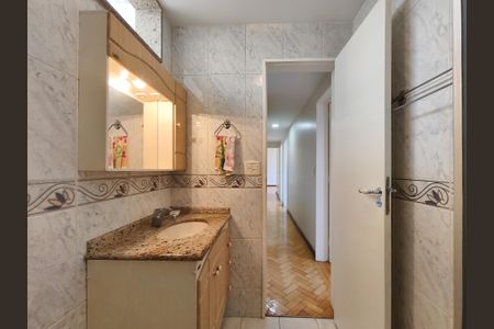 Apartamento para alugar com 107m², 3 quartos e 1 vaga Apartamento para alugar com 107m², 3 quartos e 1 vagaBanheiro Corredor