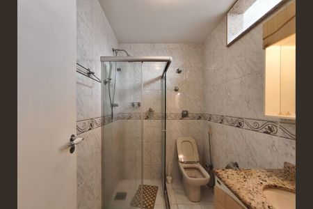 Apartamento para alugar com 107m², 3 quartos e 1 vaga Apartamento para alugar com 107m², 3 quartos e 1 vagaBanheiro Corredor