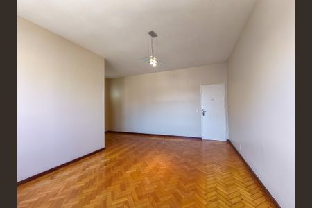 Apartamento para alugar com 107m², 3 quartos e 1 vaga Apartamento para alugar com 107m², 3 quartos e 1 vagaSala