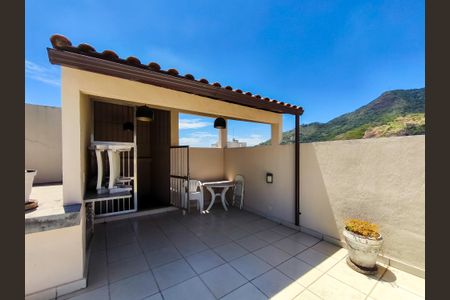 Apartamento para alugar com 107m², 3 quartos e 1 vaga Apartamento para alugar com 107m², 3 quartos e 1 vagaTerraço