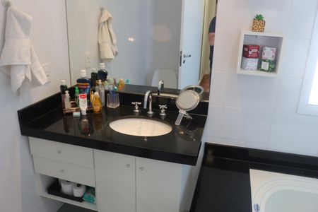 Apartamento à venda com 150m², 3 quartos e 3 vagasBanheiro da Suíte 1