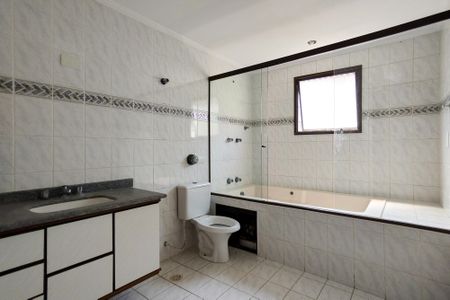 Apartamento para alugar com 232m², 4 quartos e 1 vagaBanheiro da Suíte
