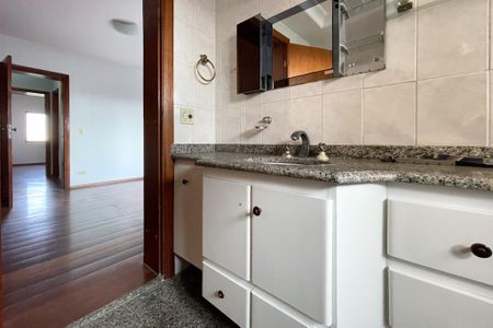 Apartamento à venda com 143m², 3 quartos e 2 vagasBanheiro da Suíte