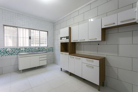 Casa para alugar com 90m², 2 quartos e 2 vagasCozinha
