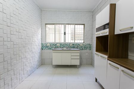 Casa para alugar com 90m², 2 quartos e 2 vagasCozinha