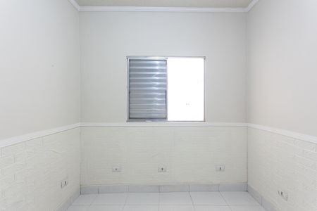 Casa para alugar com 90m², 2 quartos e 2 vagasQuarto 1