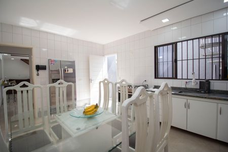 Casa à venda com 271m², 3 quartos e 6 vagasCozinha