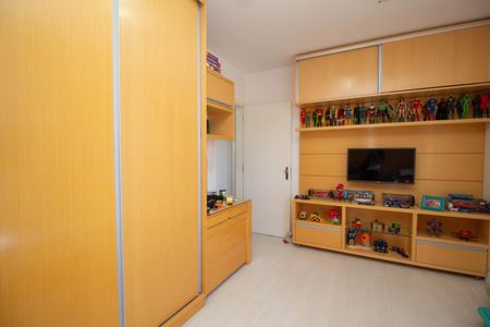 Casa à venda com 271m², 3 quartos e 6 vagasQuarto 2