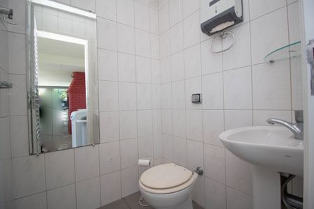 Casa à venda com 271m², 3 quartos e 6 vagasBanheiro de Serviço