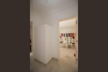 Casa à venda com 271m², 3 quartos e 6 vagasCorredor