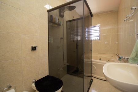 Casa à venda com 271m², 3 quartos e 6 vagasBanheiro da Suíte