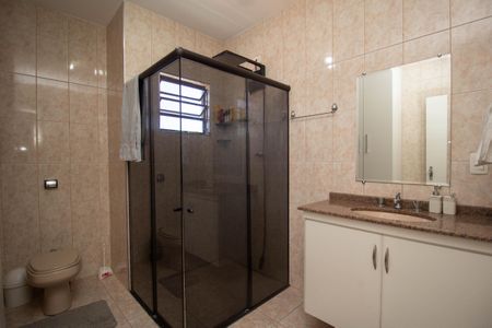 Casa à venda com 271m², 3 quartos e 6 vagasBanheiro