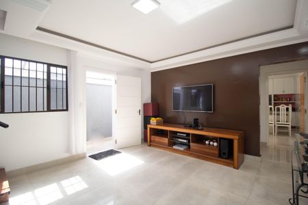 Casa à venda com 271m², 3 quartos e 6 vagasSala