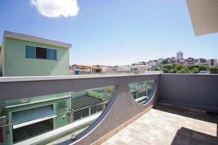 Casa à venda com 271m², 3 quartos e 6 vagasVaranda Quarto 1