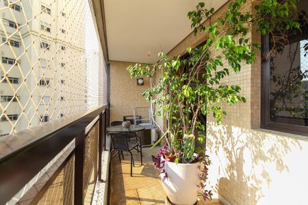 Apartamento à venda com 122m², 3 quartos e 2 vagasVaranda da Sala