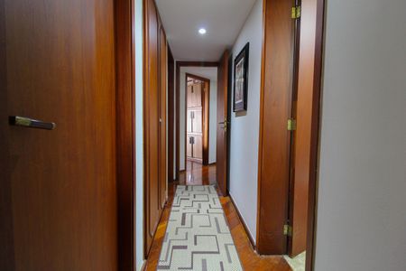 Apartamento à venda com 122m², 3 quartos e 2 vagasCorredor 