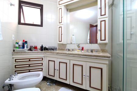 Apartamento à venda com 122m², 3 quartos e 2 vagasBanheiro da Suíte