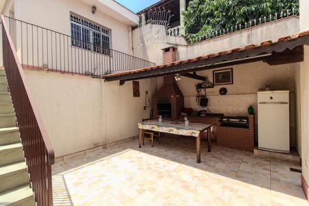 Casa para alugar com 220m², 3 quartos e 2 vagas Casa para alugar com 220m², 3 quartos e 2 vagasQuintal