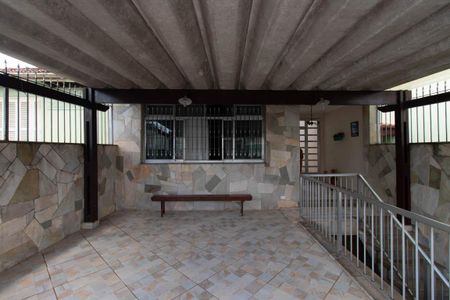 Casa para alugar com 220m², 3 quartos e 2 vagas Casa para alugar com 220m², 3 quartos e 2 vagasVaranda