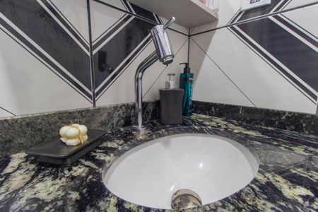 Casa para alugar com 56m², 2 quartos e 1 vagaBanheiro