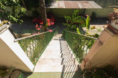 Apartamento para alugar com 70m², 2 quartos e 1 vagaEscada