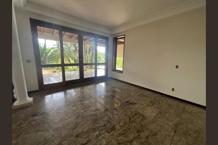 Casa de condomínio para alugar com 600m², 4 quartos e 8 vagasSala