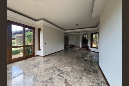 Casa de condomínio para alugar com 600m², 4 quartos e 8 vagasSala