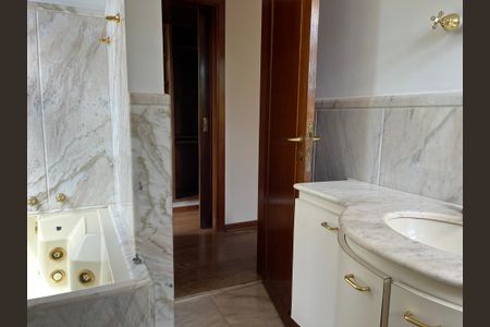 Casa de condomínio para alugar com 600m², 4 quartos e 8 vagasQuarto 3 Banheiro