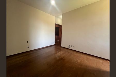 Casa de condomínio para alugar com 600m², 4 quartos e 8 vagasQuarto 2