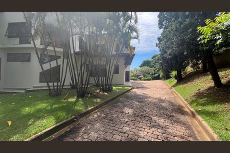 Casa de condomínio para alugar com 600m², 4 quartos e 8 vagasQuintal