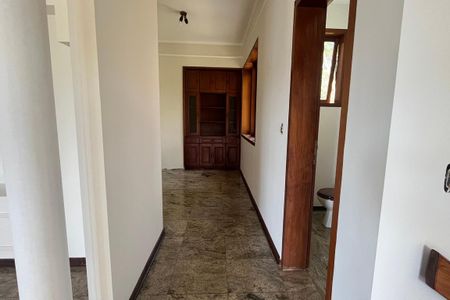 Casa de condomínio para alugar com 600m², 4 quartos e 8 vagasCorredor
